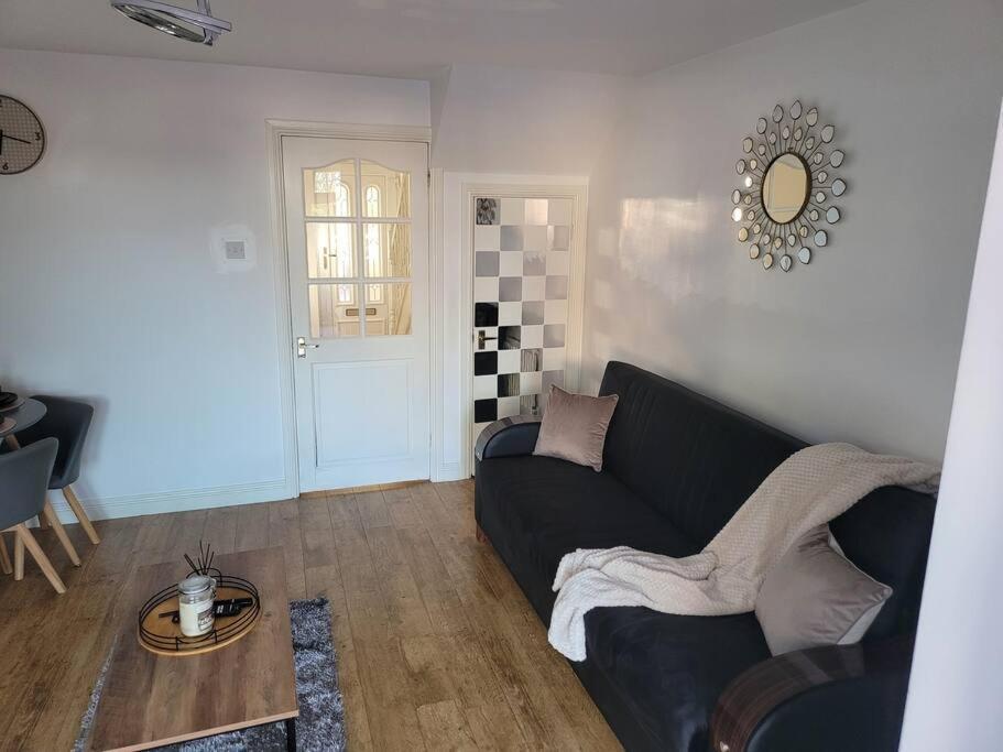 2 Bedroom End Of Terrace House 웰링턴 외부 사진